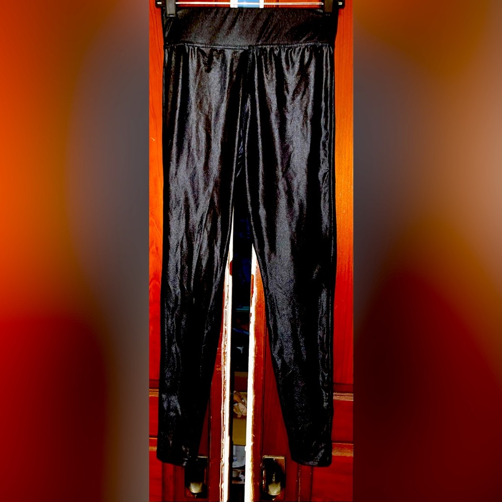 No Brand  Tag Women’s Shining Black Leggings. Size Small